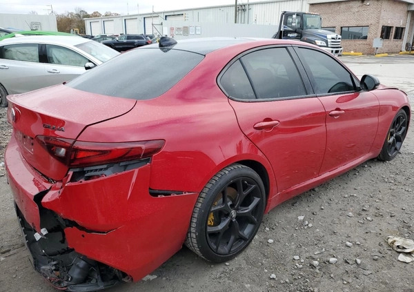 Alfa Romeo Giulia cena 58000 przebieg: 66535, rok produkcji 2020 z Zaklików małe 67